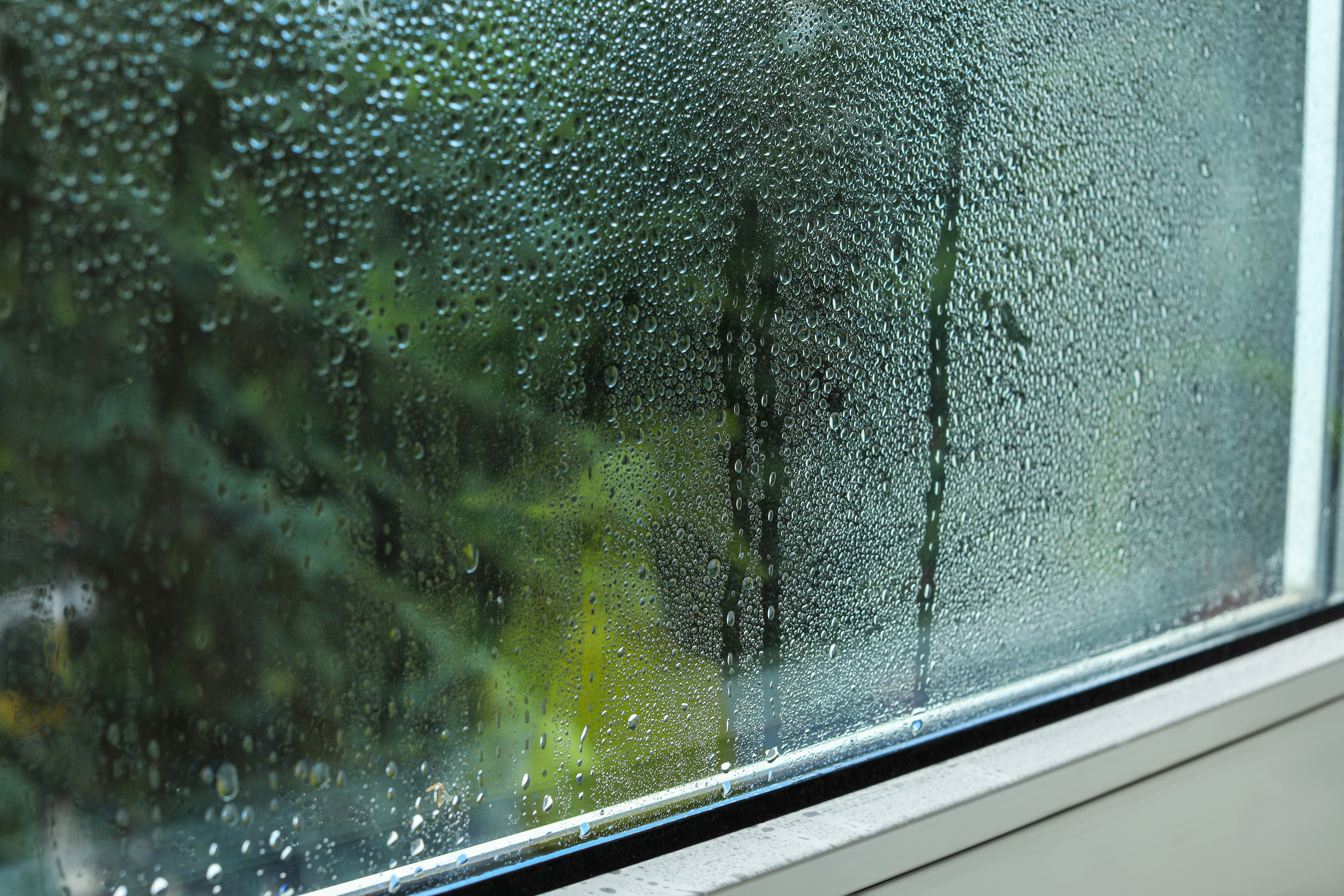 Vous observez de la condensation, des zones froides ou un inconfort inexpliqué?